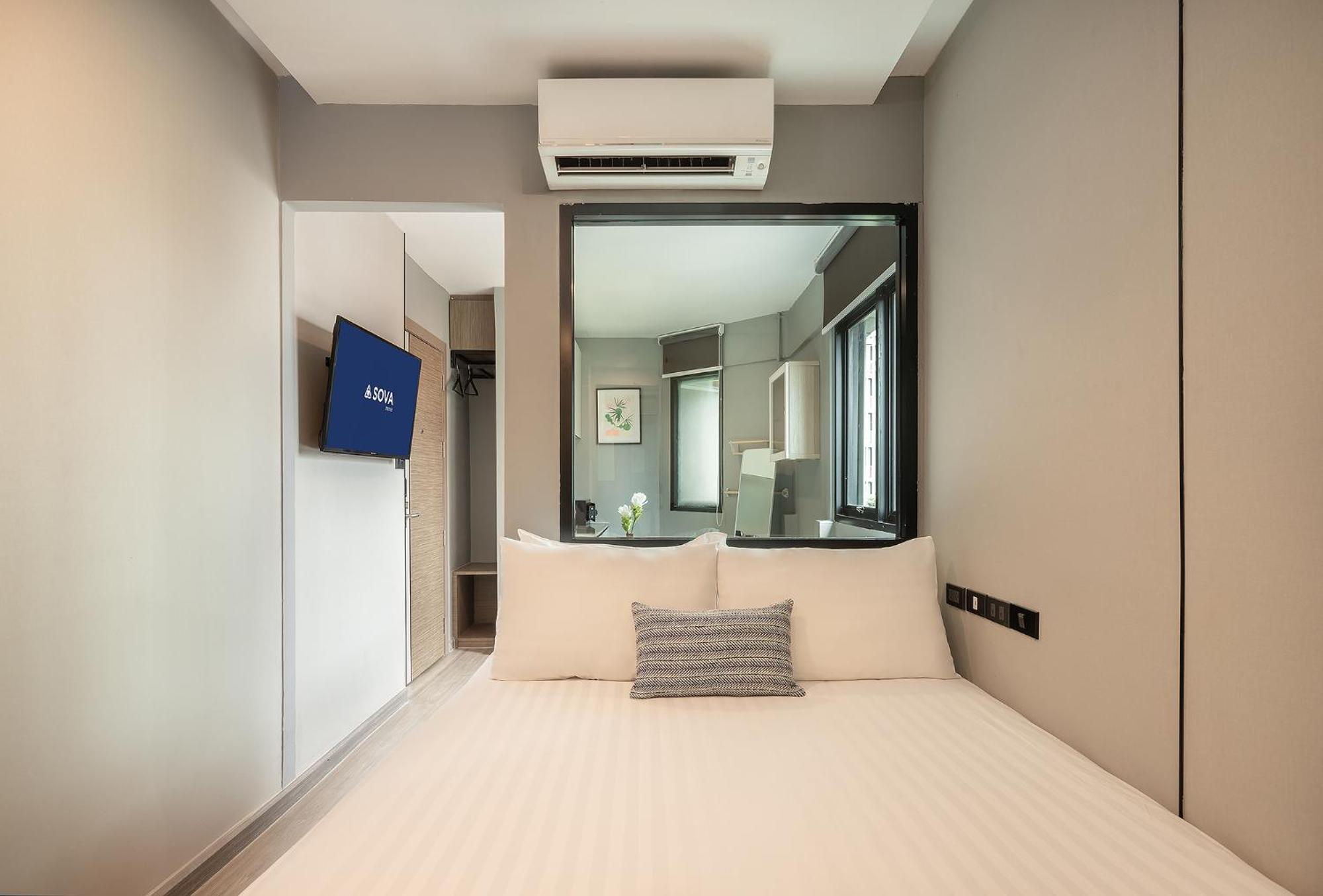 Sova Hotel Bangkok Exterior photo
