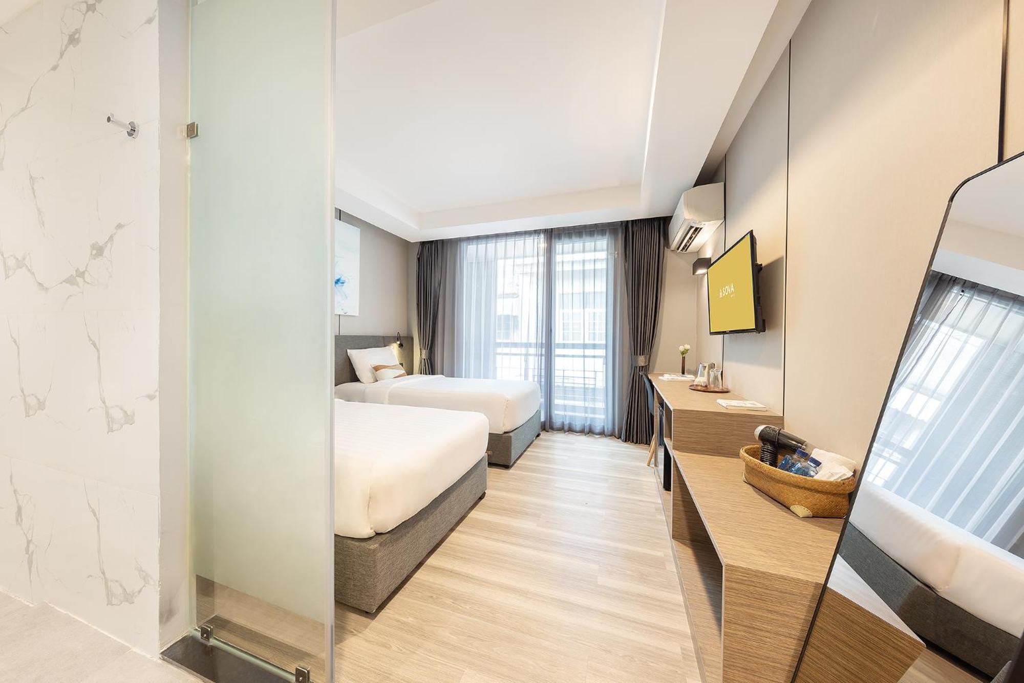 Sova Hotel Bangkok Exterior photo