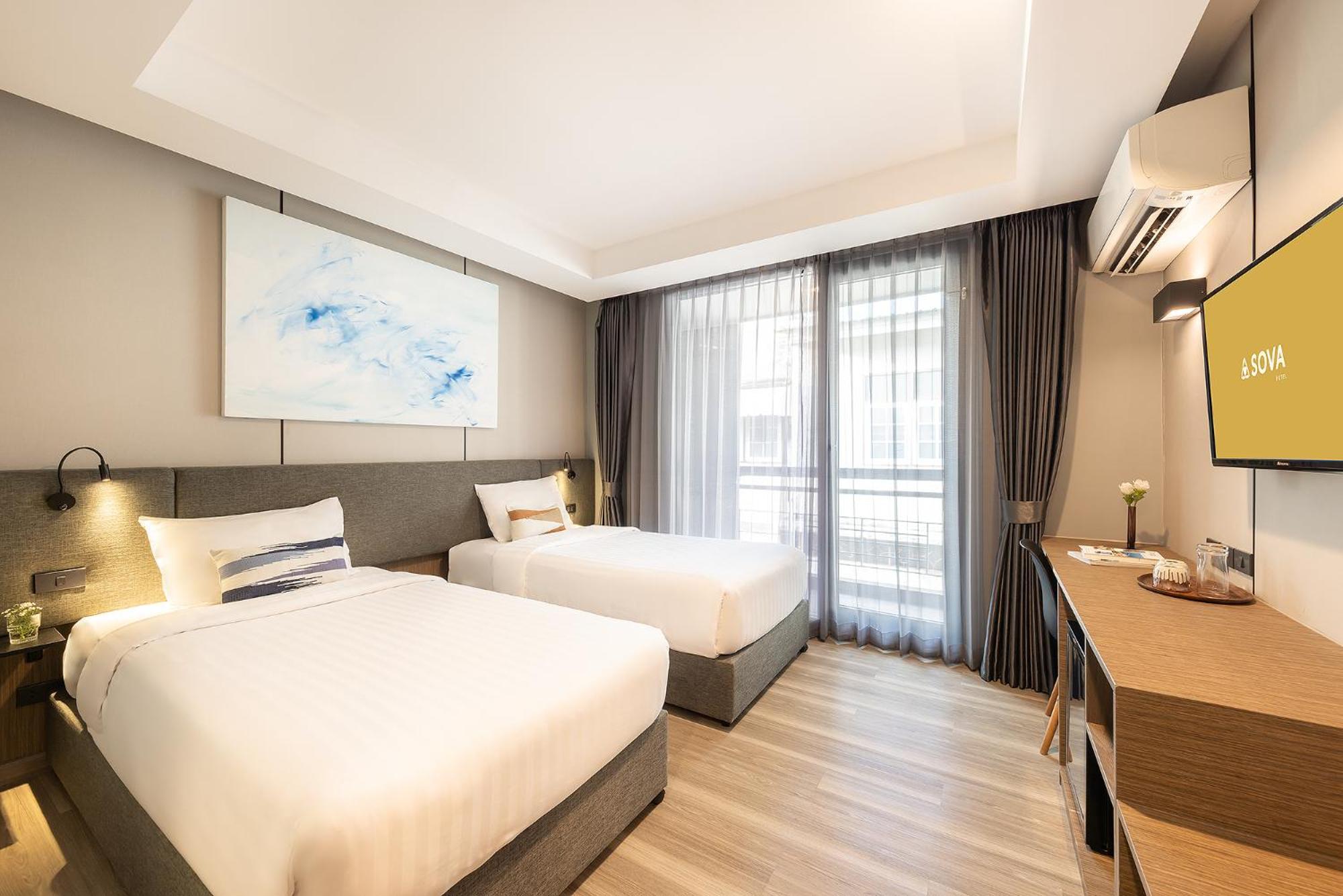 Sova Hotel Bangkok Exterior photo